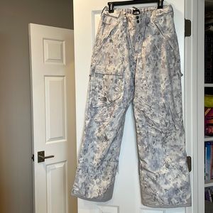 North Face women’s snowboard pants